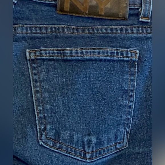 DNKY Sz-1R Previous Loved Good Condition Juniors Styled Skinny/LowCut/Flair - Picture 15 of 16